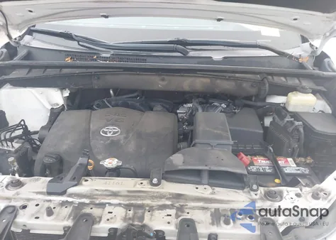 2018 Toyota Highlander Le from USA, damaged, VIN 5TDZZRFH7JS249702